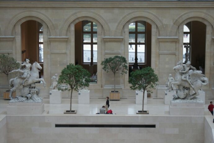 musee du louvre à paris - centre de documentation et de recherche en antiquité classique
