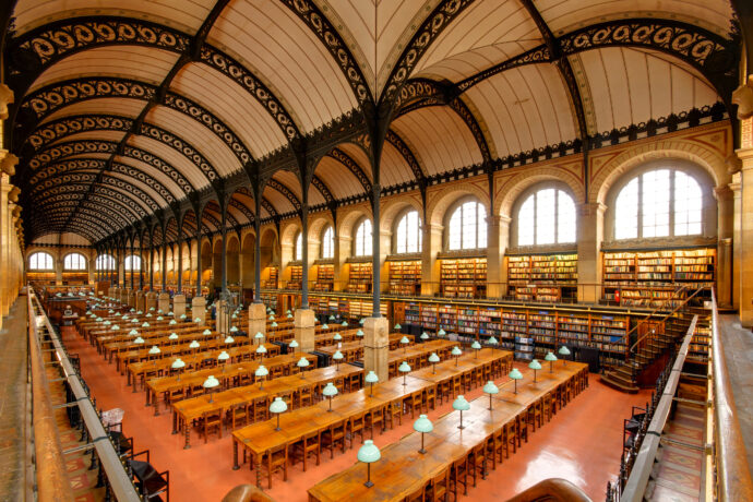 salle de lecture de la bibliothèque Sainte-Genevieve (Pantheon) à paris