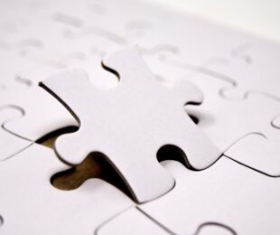F.A.Q des qualifications des maîtres de conférences : réponses vos questions les plus courantes - placeplume - pièces de puzzle